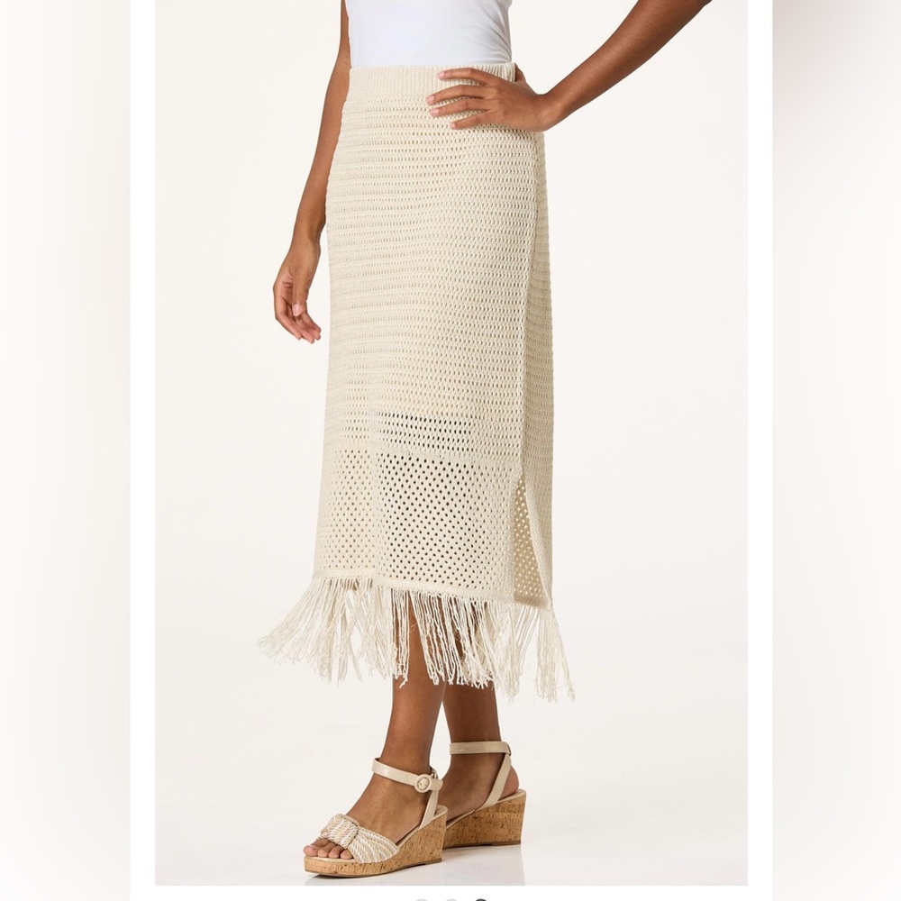 🎉HP 1/16🎉Cream Fringe Pencil Skirt, NWT